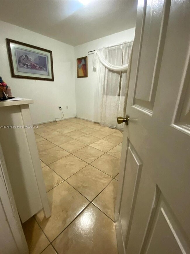 1334 W 42nd St in Hialeah, FL - Building Photo - Building Photo