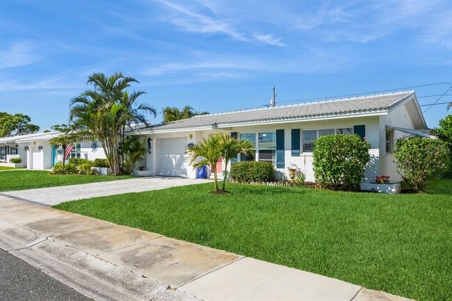 3715 98th Ave N in Pinellas Park, FL - Foto de edificio - Building Photo