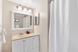 1150 Wildwood Lakes Blvd in Naples, FL - Building Photo - Building Photo