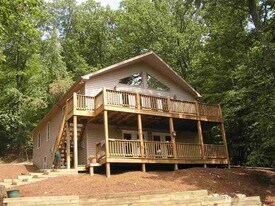 175 Deer Dr in McGaheysville, VA - Building Photo