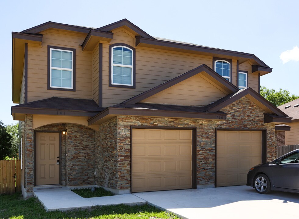 7103 Faith Way in San Antonio, TX - Building Photo