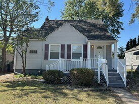 747 Gardendale St in Ferndale, MI - Building Photo