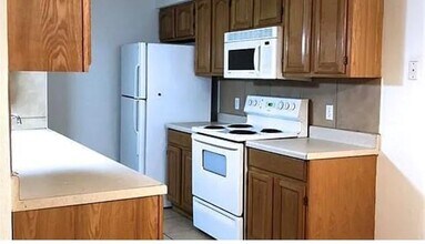 7001 Oak Meadow Cir in Austin, TX - Building Photo - Building Photo