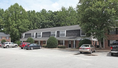 Willow Creek Apartments in Columbia, SC - Building Photo - Building Photo