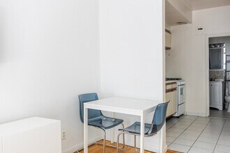 318 E 80th St, Unit SI ID1032025P in New York, NY - Foto de edificio - Building Photo