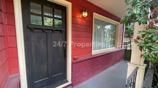 5815 NE 19th Ave in Portland, OR - Building Photo - Building Photo