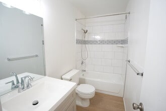 2122 Lime St in Honolulu, HI - Building Photo - Building Photo