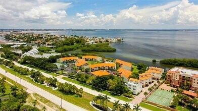 1575 Pinellas Bayway S in St. Petersburg, FL - Building Photo - Building Photo