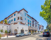 The Residences at Wheeler Plaza in San Carlos, CA - Foto de edificio - Building Photo