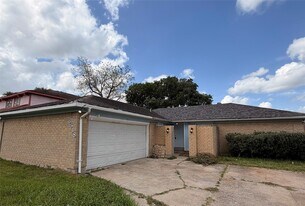 6618 McCullum Rd in Missouri City, TX - Building Photo