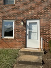 221 Clearview Dr, Unit Apartment A in Martinsville, VA - Building Photo - Building Photo