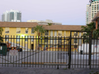 Casa Miami in Coconut Grove, FL - Foto de edificio - Building Photo