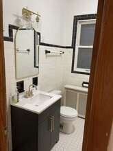 2345 W 24th St, Unit 2 in Chicago, IL - Building Photo - Building Photo