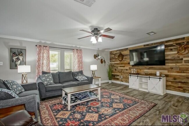 24054 Joe May Rd in Denham Springs, LA - Building Photo - Building Photo