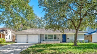 8527 Greenbush St in Houston, TX - Building Photo
