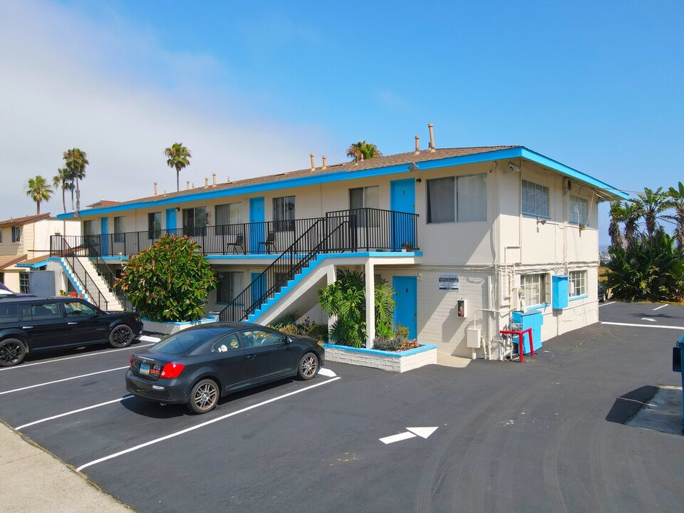 5074-5080 W Point Loma Blvd in San Diego, CA - Building Photo