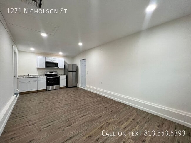 1271 Nicholson St in Clearwater, FL - Building Photo - Building Photo