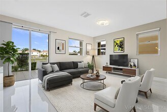 11287 NW 43rd Terrace in Doral, FL - Building Photo - Building Photo