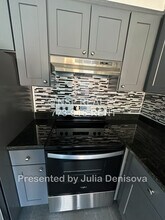 1639 Oakwood Ave, Unit 201 in Des Plaines, IL - Foto de edificio - Building Photo