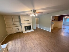 3702 53rd St-Unit -Unit C in Lubbock, TX - Building Photo - Building Photo