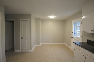 201 Barnhardt Cir in Fort Oglethorpe, GA - Building Photo - Building Photo