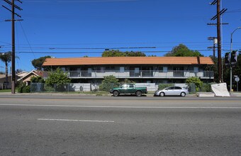 14237 Vanowen St in Van Nuys, CA - Building Photo - Building Photo