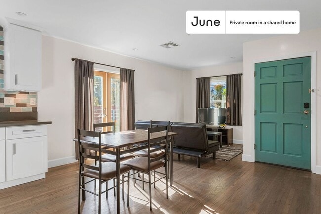 Room in Shared 4 bed/2 bath home, Unit A in Los Angeles, CA - Building Photo - Building Photo