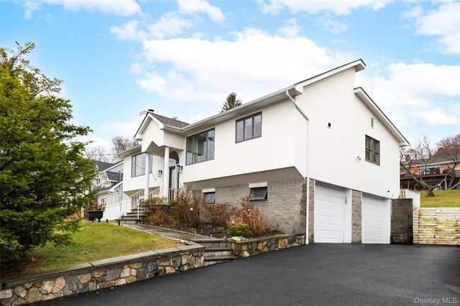 property at 850 S Lake Blvd