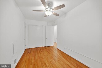 2512 East Pl NW in Washington, DC - Building Photo - Building Photo