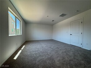 5331 Barcola Ave in Las Vegas, NV - Foto de edificio - Building Photo