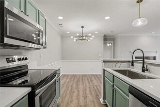 225 Warm Springs Cir in Roswell, GA - Building Photo - Building Photo