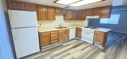 421 S Sunset St in Ridgecrest, CA - Building Photo - Building Photo