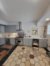160 W Burton Pl in Chicago, IL - Building Photo - Building Photo