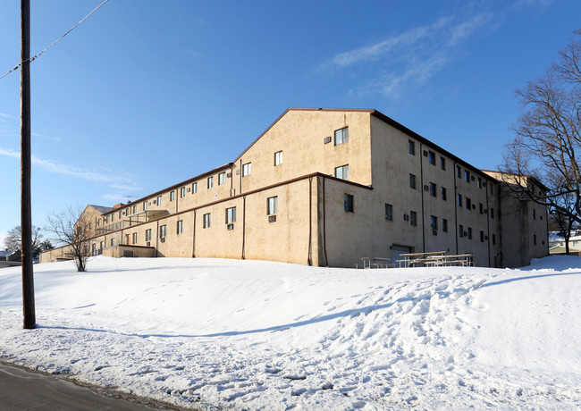 Vassar Village in Canton, OH - Building Photo - Building Photo