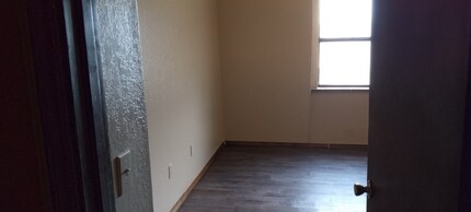 902 Cynthia St in Wilburton, OK - Building Photo - Building Photo