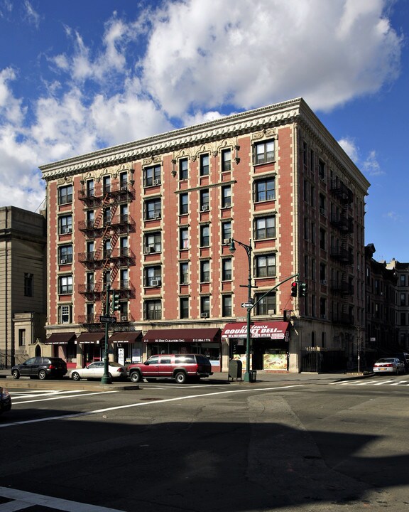 100 W 121st St in New York, NY - Building Photo