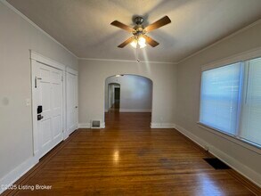 844 Eastern Pkwy in Louisville, KY - Building Photo - Building Photo