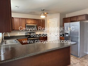 567 Broad Dr in Raeford, NC - Building Photo - Building Photo