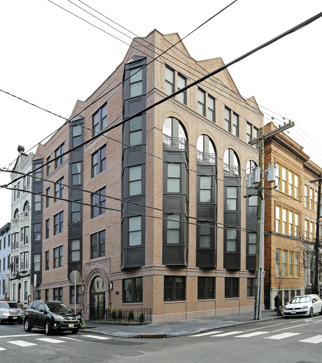 Erie Street Flats in Jersey City, NJ - Building Photo