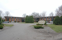 Oakridge Manor in Hopkins, MN - Foto de edificio - Building Photo