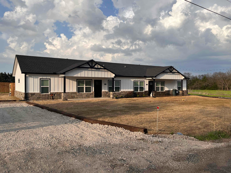 800 Co Rd 1058 in Greenville, TX - Building Photo