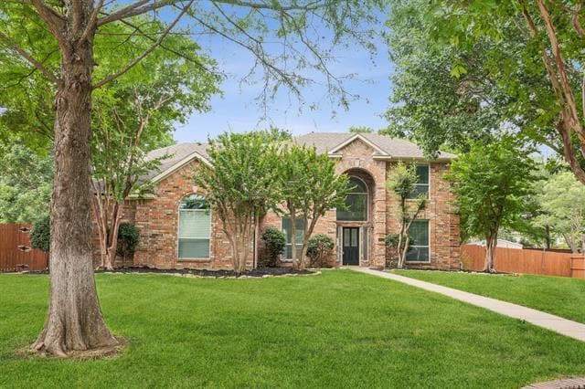 property at 302 Chestnut Cove Cir