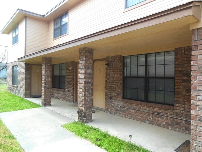 904 Clairidge Ave