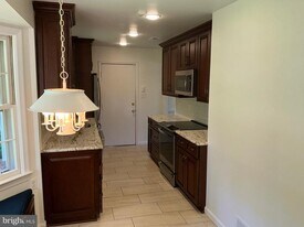 4701 Red Fox Dr in Annandale, VA - Building Photo