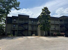 332 Riverbend Dr in Mobile, AL - Building Photo
