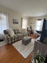 206 Oak St in Elgin, IL - Building Photo - Building Photo