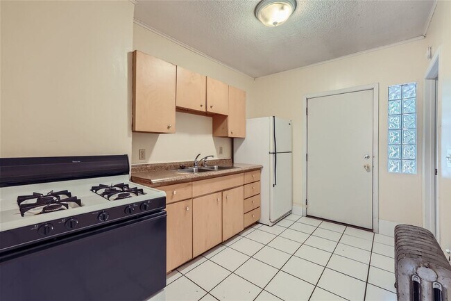 3012 Bryant Ave S in Minneapolis, MN - Building Photo - Building Photo