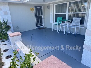 10921 Norwood Ave in Port Richey, FL - Foto de edificio - Building Photo