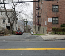 237 N Broadway in Yonkers, NY - Building Photo - Building Photo