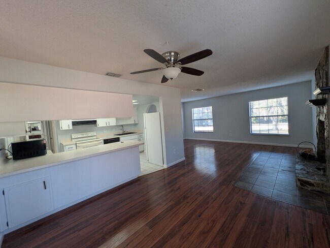 2510 W Dolphin Dr in Citrus Springs, FL - Building Photo - Building Photo